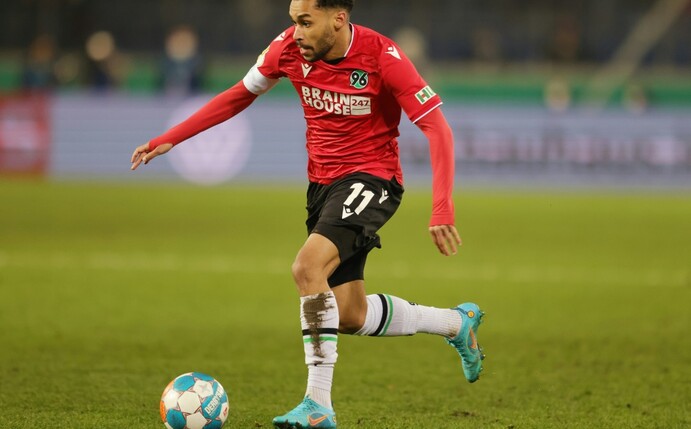 1. FC Köln holt Maina aus Hannover