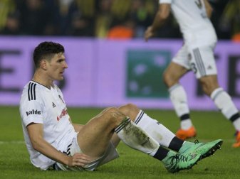 Mario Gomez ist im Pokal mit Besiktas nur noch Zuschauer. Foto: Tolga Bozoglu Mario Gomez ist im Pokal mit Besiktas nur noch Zuschauer. Foto: Tolga Bozoglu