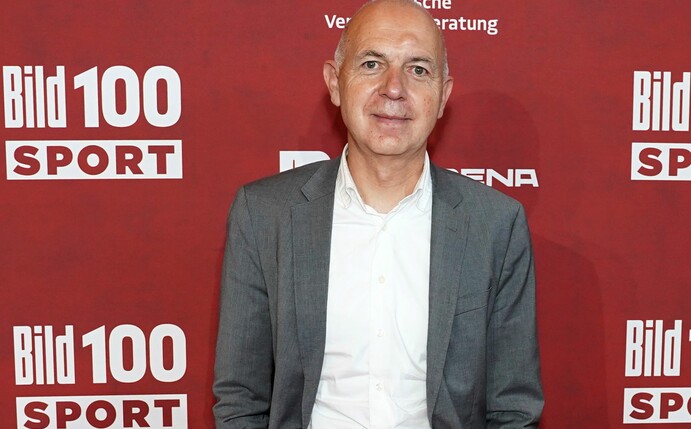 DFB-Chef Bernd Neuendorf freut sich über den Europa-League-Sieg der Frankfurter.