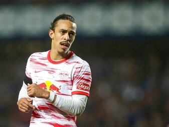 Leipzigs Spieler Yussuf Poulsen möchte im DFB-Pokalfinale gegen den SC Freiburg seinen ersten Titel gewinnen. Leipzigs Spieler Yussuf Poulsen möchte im DFB-Pokalfinale gegen den SC Freiburg seinen ersten Titel gewinnen.