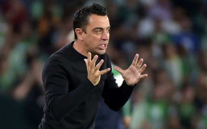 Xavi bekräftigt Interesse an Lewandowski