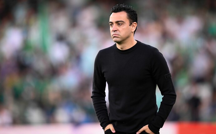 Barcelonas Trainer, Xavi, bestätigt das Interesse an Bayerns Robert Lewandowski.