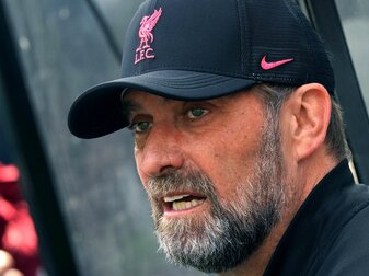 Ist im Kampf um den nationalen Titel auf Schützenhilfe angewiesen: Liverpool-Coach Jürgen Klopp. Ist im Kampf um den nationalen Titel auf Schützenhilfe angewiesen: Liverpool-Coach Jürgen Klopp.