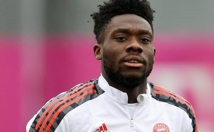 Bayern-Star Davies trennt sich von PSG-Freundin