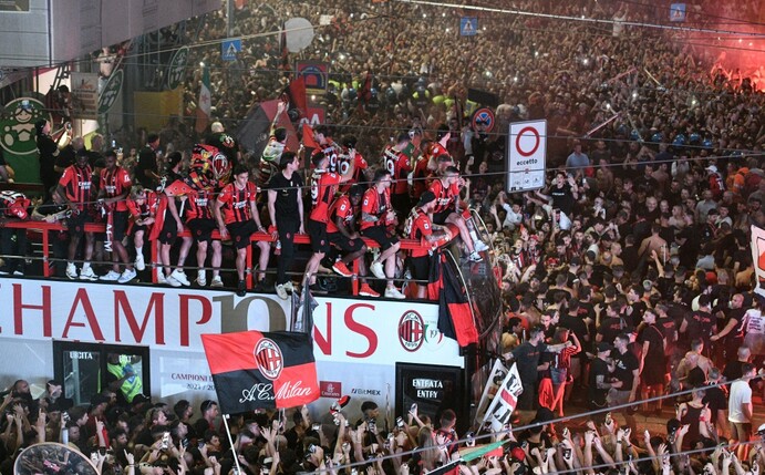 200.000 Fans feiern Milans Scudetto