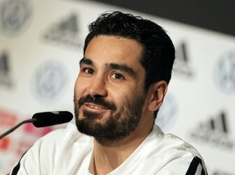 Gündogan lässt DFB-Zukunft offen Gündogan lässt DFB-Zukunft offen