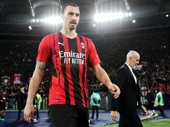 Knie-OP: Ibrahimovic fällt mindestens sieben Monate aus Knie-OP: Ibrahimovic fällt mindestens sieben Monate aus