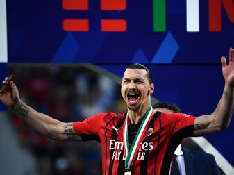 Ibrahimovic spielte halbes Jahr ohne vorderes Kreuzband Ibrahimovic spielte halbes Jahr ohne vorderes Kreuzband