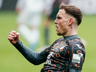 Hoffenheims David Raum wurde unter seinem Ex-Trainer Sebastian Hoeneß zum Nationalspieler. Hoffenheims David Raum wurde unter seinem Ex-Trainer Sebastian Hoeneß zum Nationalspieler.