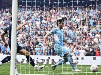 Gündogan lässt Zukunft bei City offen Gündogan lässt Zukunft bei City offen