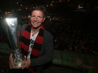 Cheftrainer Oliver Glasner gewann mit Eintracht Frankfurt die Europa League. Cheftrainer Oliver Glasner gewann mit Eintracht Frankfurt die Europa League.