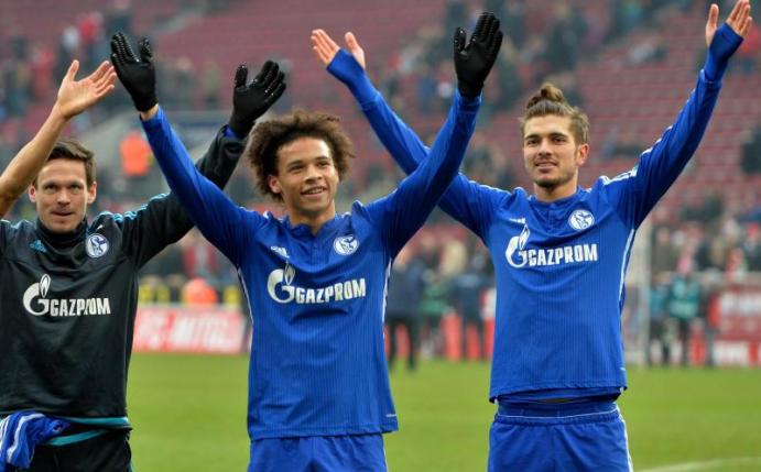 Schalkes Spieler sind schon in Partystimmung. Foto: Monika Skolimowska