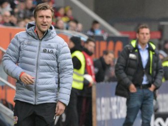 Bayer-Cotrainer Markus Krösche coachte ein denkwürdiges Spiel. Foto: Stefan Puchner Bayer-Cotrainer Markus Krösche coachte ein denkwürdiges Spiel. Foto: Stefan Puchner