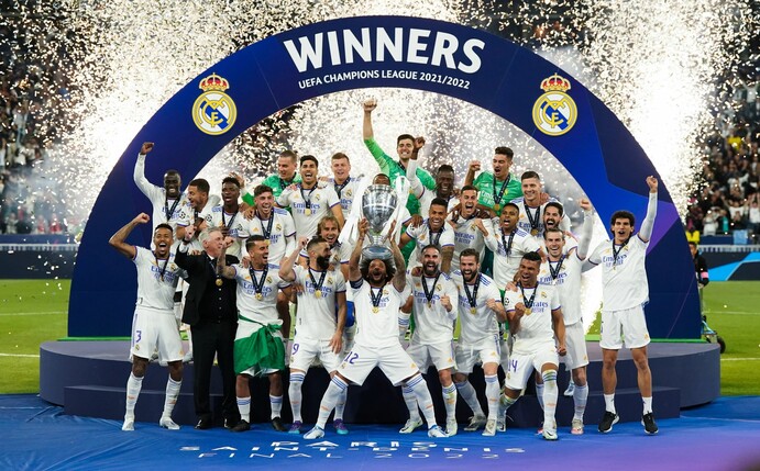 Real Madrid feiert den Sieg im Champions-League-Finale gegen den FC Liverpool.