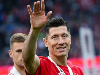 Wird Robert Lewandowski zum FC Barcelona wechseln? Der Profi hält sich bedeckt.