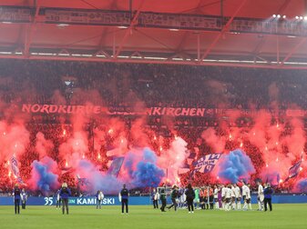 Geldstrafen für Schalke, Bremen und Düsseldorf Geldstrafen für Schalke, Bremen und Düsseldorf