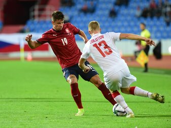 Adam Hlozek (l) wechselt von Sparta Prag zu Bayer Leverkusen. Adam Hlozek (l) wechselt von Sparta Prag zu Bayer Leverkusen.