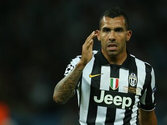 Hört mit dem Fußball auf, weil sein Stiefvater gestorben ist, sein Fan Nummer eins: Carlos Tevez. Hört mit dem Fußball auf, weil sein Stiefvater gestorben ist, sein Fan Nummer eins: Carlos Tevez.