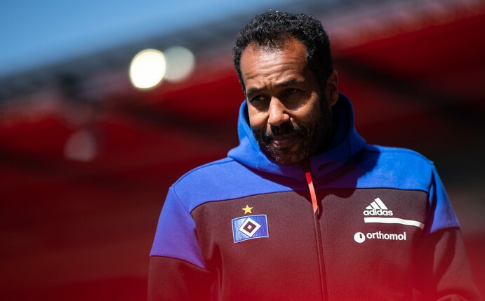 Daniel Thioune noch in den Vereinsfarben des Hamburger Sport-Vereins. (Photo by Daniel Kopatsch/Getty Images)
