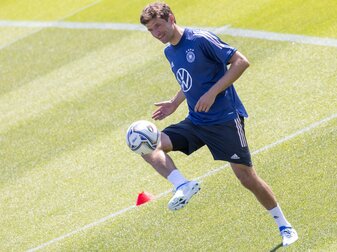 Thomas Müller hofft auf einen Sieg gegen England. Thomas Müller hofft auf einen Sieg gegen England.