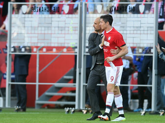Drei Jahre lang arbeiteten Lewandowski und Guardiola beim FC Bayern zusammen. Foto: Christof Stache/AFP via Getty Images
