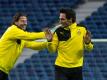 Mats Hummels (r.) freut sich auf die Partie gegen die Tottenham Hotspur. Foto: Bernd Thissen>