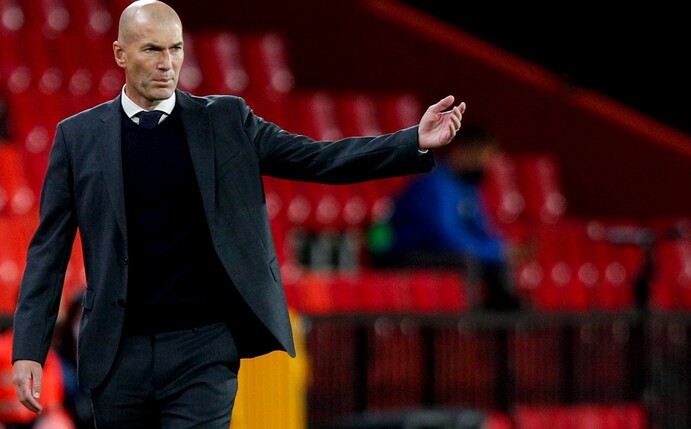 Ist als Trainer bei Paris Saint-Germain im Gespräch: Zinédine Zidane.