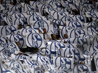 Schalke stimmt Fans auf langen Abstiegskampf ein Schalke stimmt Fans auf langen Abstiegskampf ein