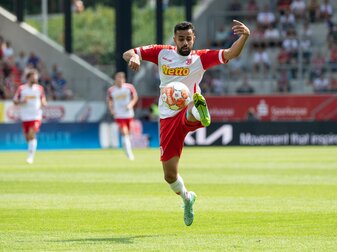 War in der vergangenen Saison vom FC Bayern München an den Zweitligisten Jahn Regensburg ausgeliehen: Sarpreet Singh. War in der vergangenen Saison vom FC Bayern München an den Zweitligisten Jahn Regensburg ausgeliehen: Sarpreet Singh.