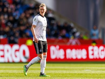 DFB-Kapitänin Popp positiv auf Covid-19 getestet DFB-Kapitänin Popp positiv auf Covid-19 getestet