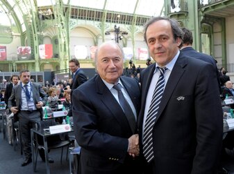 Bewährungsstrafen für Blatter und Platini gefordert Bewährungsstrafen für Blatter und Platini gefordert