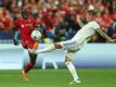 Der FC Bayern bemüht sich weiterhin um Sadio Mané (l) vom FC Liverpool.