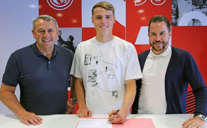 Düsseldorf holt Linksverteidiger Böckle