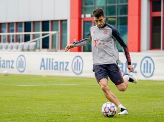 Bayern-Profi Roca wechselt nach Leeds Bayern-Profi Roca wechselt nach Leeds