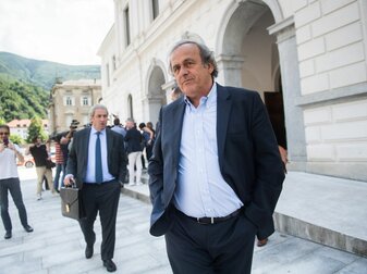Der ehemalige UEFA-Präsident Michel Platini vor dem Bundesstrafgericht in Bellizona. Der ehemalige UEFA-Präsident Michel Platini vor dem Bundesstrafgericht in Bellizona.