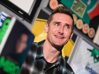 Der frühere Nationalspieler Miroslav Klose wird Trainer in Österreich. Der frühere Nationalspieler Miroslav Klose wird Trainer in Österreich.