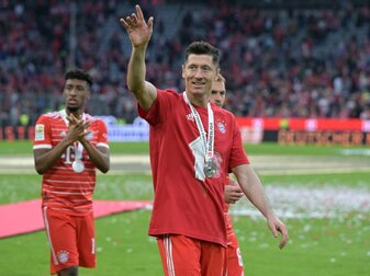 Hajto kritisiert Lewandowski: "Intern besprechen müssen" Hajto kritisiert Lewandowski: "Intern besprechen müssen"