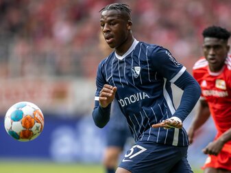 Armel Bella-Kotchap vom VfL Bochum soll laut Medienberichten zu Southampton wechseln. Armel Bella-Kotchap vom VfL Bochum soll laut Medienberichten zu Southampton wechseln.