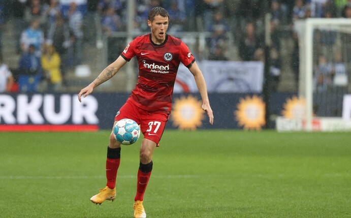 Soll vor dem Wechsel zum FC Kaiserslautern stehen: Erik Durm von Eintracht Frankfurt.