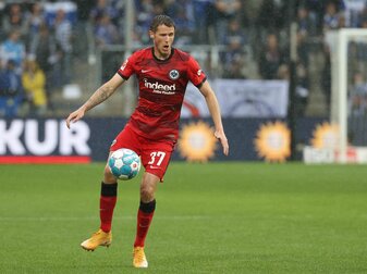 Soll vor dem Wechsel zum FC Kaiserslautern stehen: Erik Durm von Eintracht Frankfurt. Soll vor dem Wechsel zum FC Kaiserslautern stehen: Erik Durm von Eintracht Frankfurt.