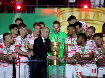 RB-Torwart Gulacsi zeigt Herz für Kinder RB-Torwart Gulacsi zeigt Herz für Kinder