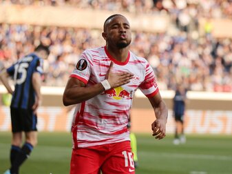 Offensivspieler Christopher Nkunku läuft seit 2019 für den Fußballl-Bundesligisten RB Leipzig auf. Offensivspieler Christopher Nkunku läuft seit 2019 für den Fußballl-Bundesligisten RB Leipzig auf.