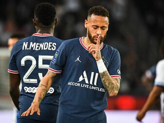 Steht bei PSG-Boss Nasser Al-Khelaifi unter Beobachtung: Neymar. Steht bei PSG-Boss Nasser Al-Khelaifi unter Beobachtung: Neymar.