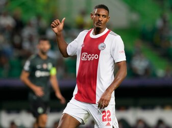 Der 28 Jahre alte Sebastien Haller wurde mit Ajax zuletzt Meister und zudem Torschützenkönig in den Niederlanden. Der 28 Jahre alte Sebastien Haller wurde mit Ajax zuletzt Meister und zudem Torschützenkönig in den Niederlanden.