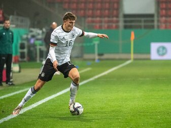 U21-Nationalspieler Eric Martel hat beim 1. FC Köln einen Vierjahresvertrag unterschrieben. U21-Nationalspieler Eric Martel hat beim 1. FC Köln einen Vierjahresvertrag unterschrieben.