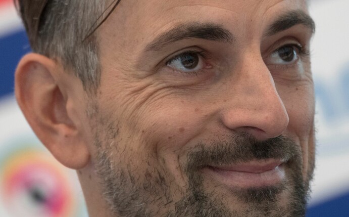 Der Cheftrainer der Fußballfrauen von Eintracht Frankfurt: Niko Arnautis.