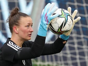 Almuth Schult fordert bei den Fußball-Verbänden eine Änderung der Begrifflichkeiten. Almuth Schult fordert bei den Fußball-Verbänden eine Änderung der Begrifflichkeiten.