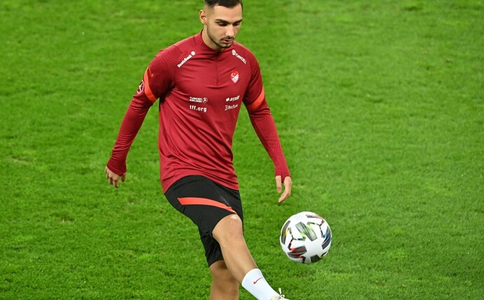 Fußball-Zweitligist SV Sandhausen hat den zweimaligen türkischen Nationalstürmer Ahmed Kutucu erneut ausgeliehen.