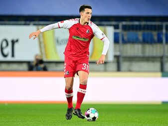 Fußball-Bundesligist SC Freiburg hat den Vertrag mit Abwehrspieler Keven Schlotterbeck (25) verlängert. Fußball-Bundesligist SC Freiburg hat den Vertrag mit Abwehrspieler Keven Schlotterbeck (25) verlängert.