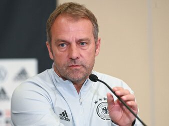 Bundestrainer Hansi Flick macht sich keine Sorgen um die Zukunft des deutschen Fußballs: "Ich bin sehr zuversichtlich, Bundestrainer Hansi Flick macht sich keine Sorgen um die Zukunft des deutschen Fußballs: "Ich bin sehr zuversichtlich,